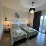 Hotel B&B MAMA MIA 4*